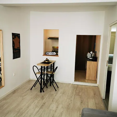 O Studio Apartment *